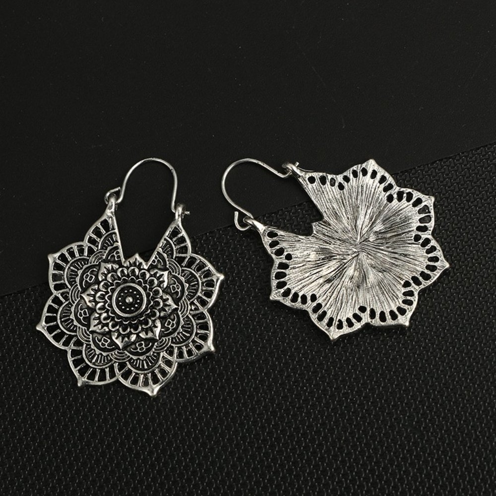 3 for $15 ✨ Silver Boho Mandala Flower Earrings NEW! - Picture 2 of 6